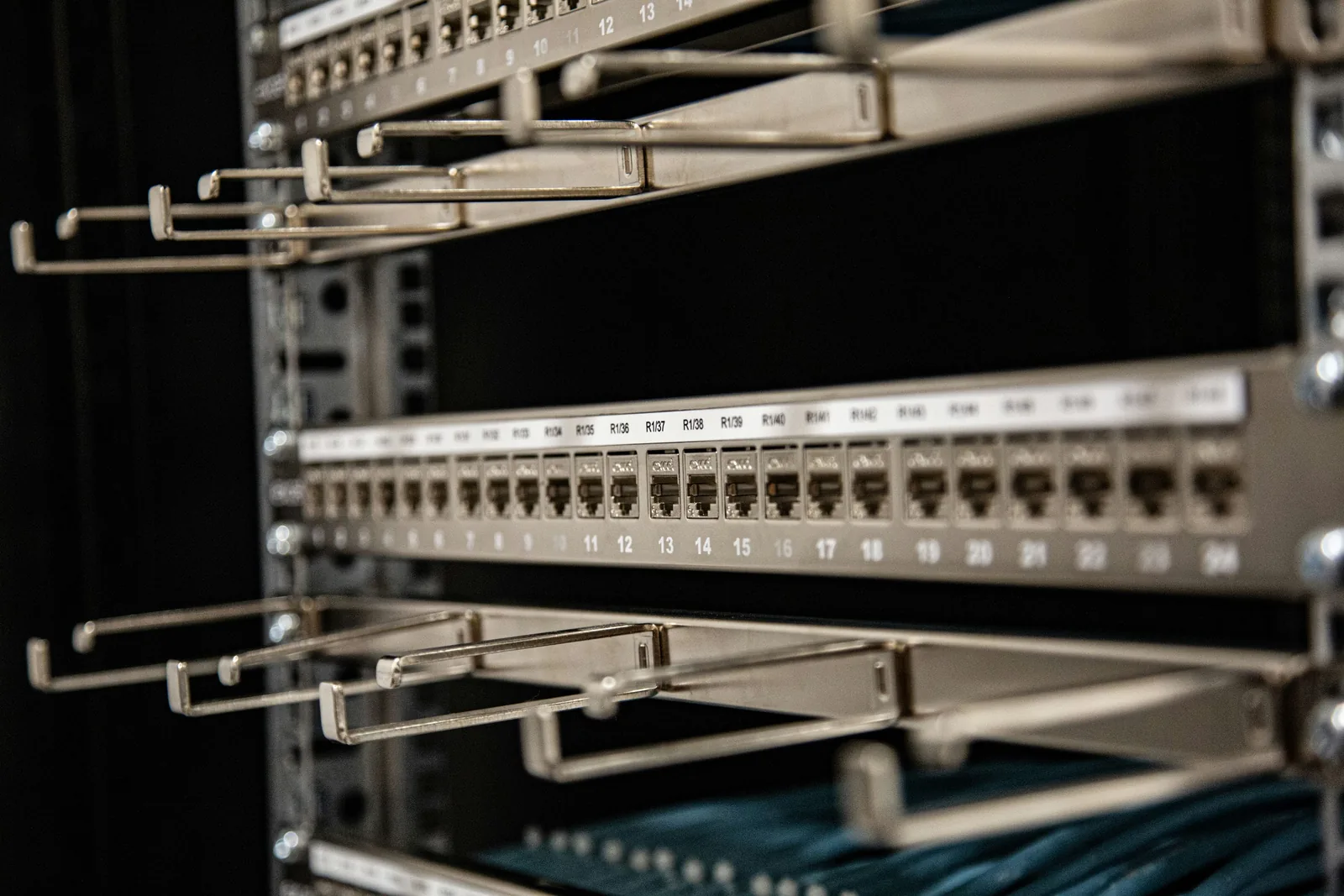 Cabinet cabling rationalised for supportability